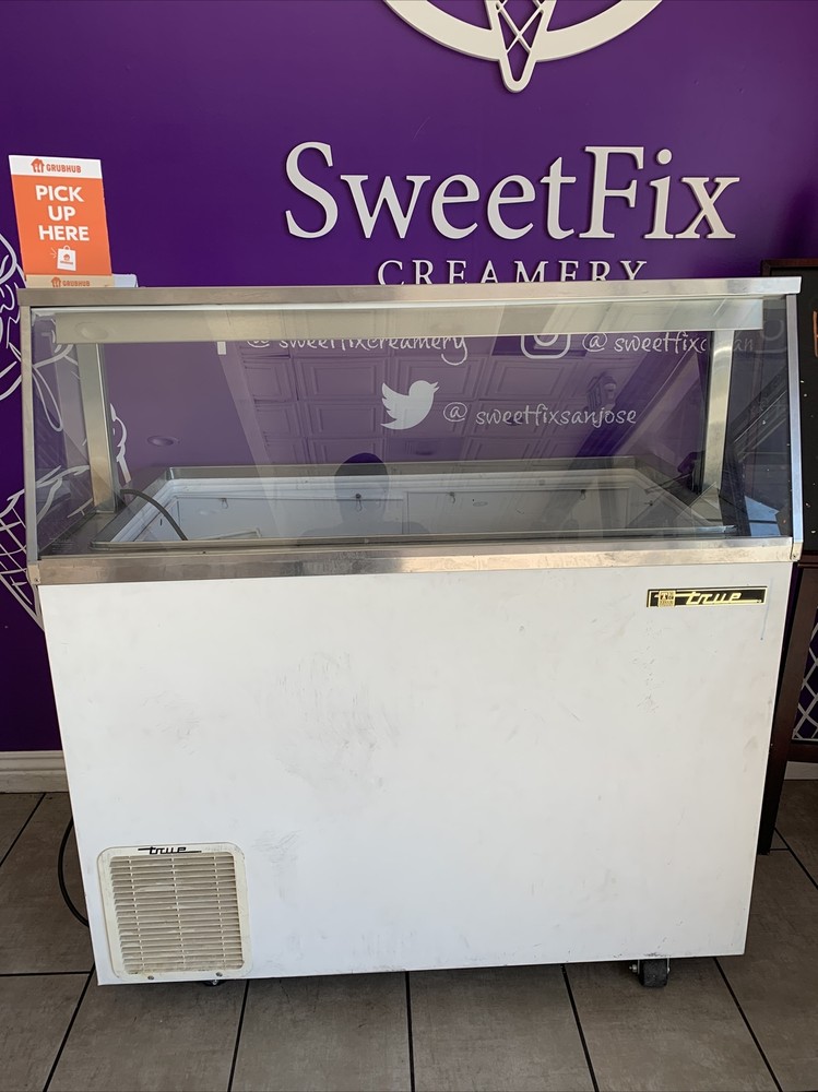 ice cream display freezer