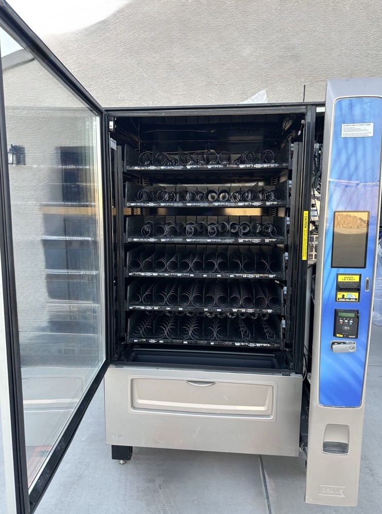 3 Vending Machines --Refridgerated Combo Crane multimedia 2---2- Crane Gpl 159