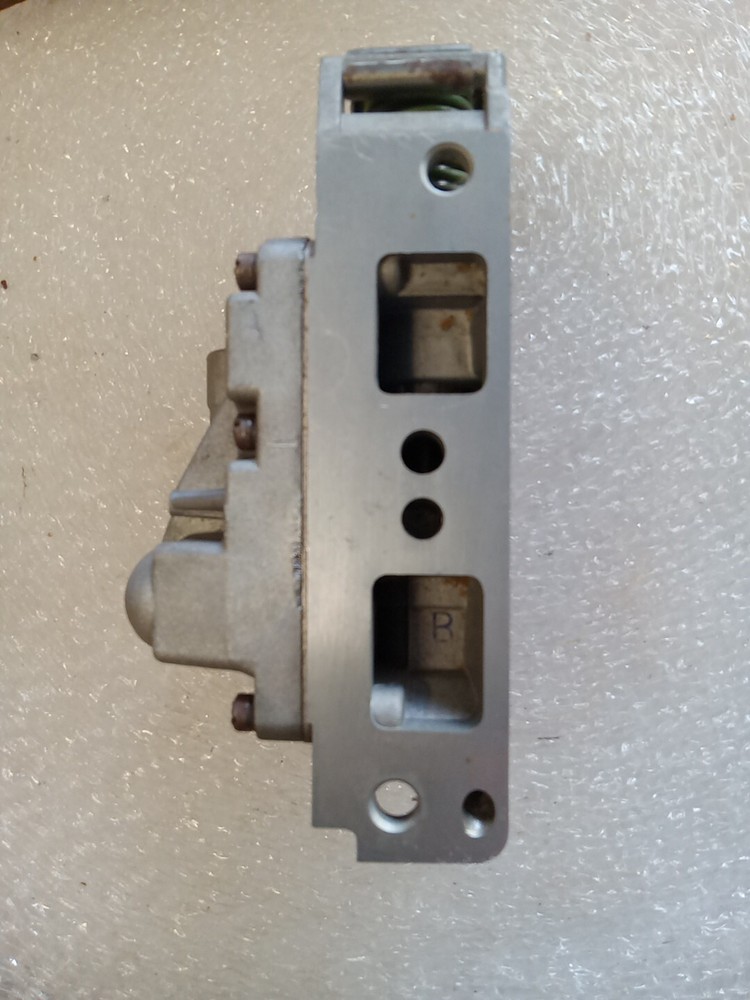 Jeep 917035 Regulator Main NOS