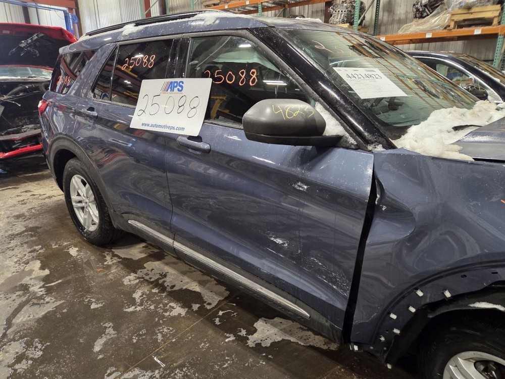 Camera/Projector Camera Windshield Mounted Fits 20-24 AVIATOR 1544034
