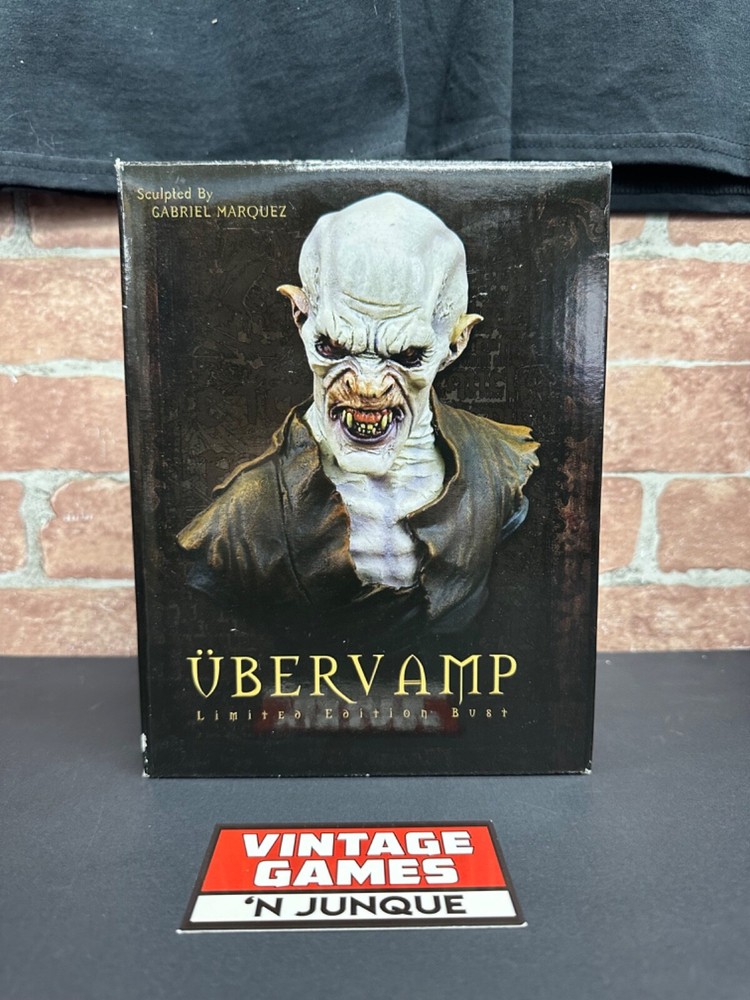 2005 DIAMOND SELECT BUFFY THE VAMPIRE SLAYER UBERVAMP LIMITED #108/2000 BUST