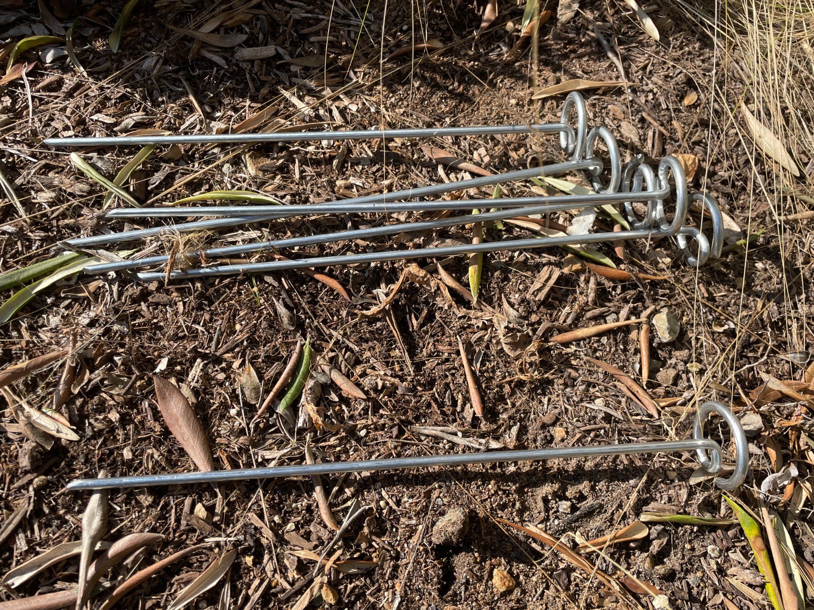 Sandbaggy 6 or 12 Inch Rust Free Circle Top Pins - Landscape Staples SOD Fabric