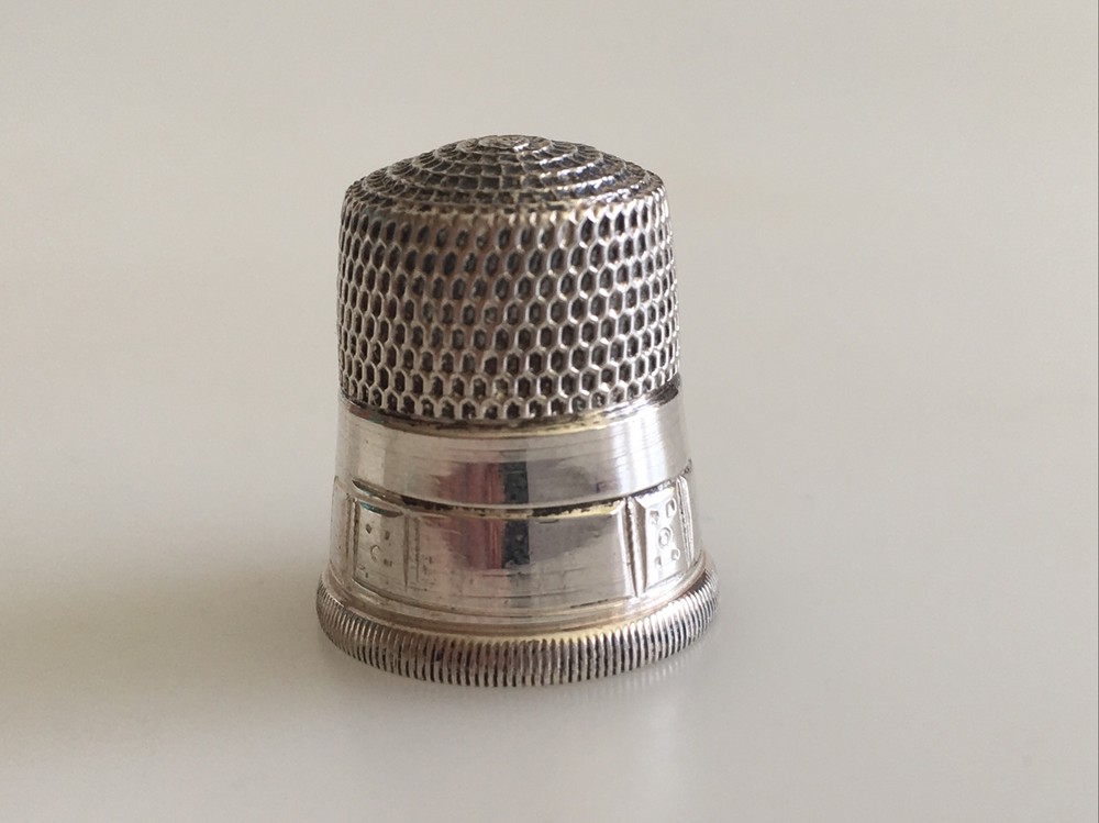 American USA Sterling Silver Thimble Size 7 with Panel Border