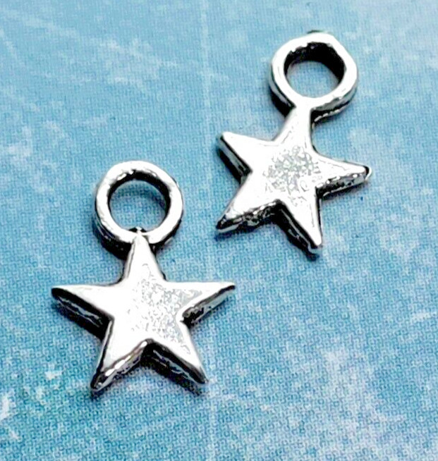 10 pieces - Antique Silver Solid Tiny Star Tibetan Charms Pendants Dangle