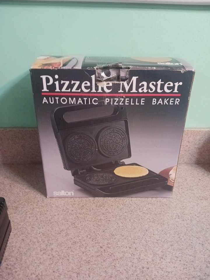 Pizzelle Master / Automatic Pizzelle Baker WORKS WELL
