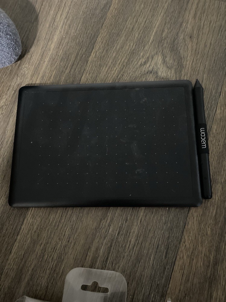 One by Wacom Small