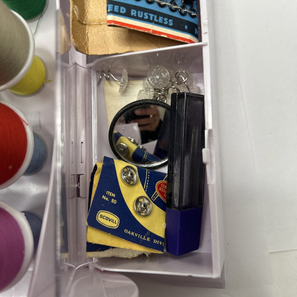 SINGER Sew Essentials Foldup Case Sewing Kit Portable Organizer w/ items include