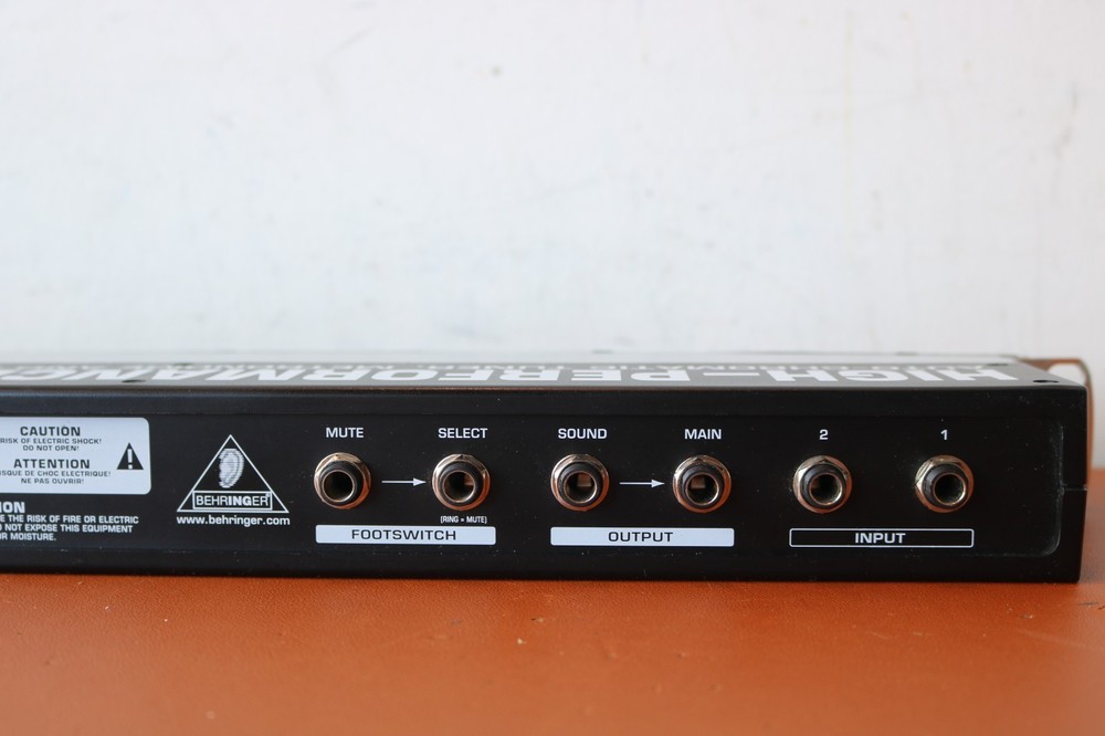 Behringer BTR2000 2-Channel High Performance Racktuner