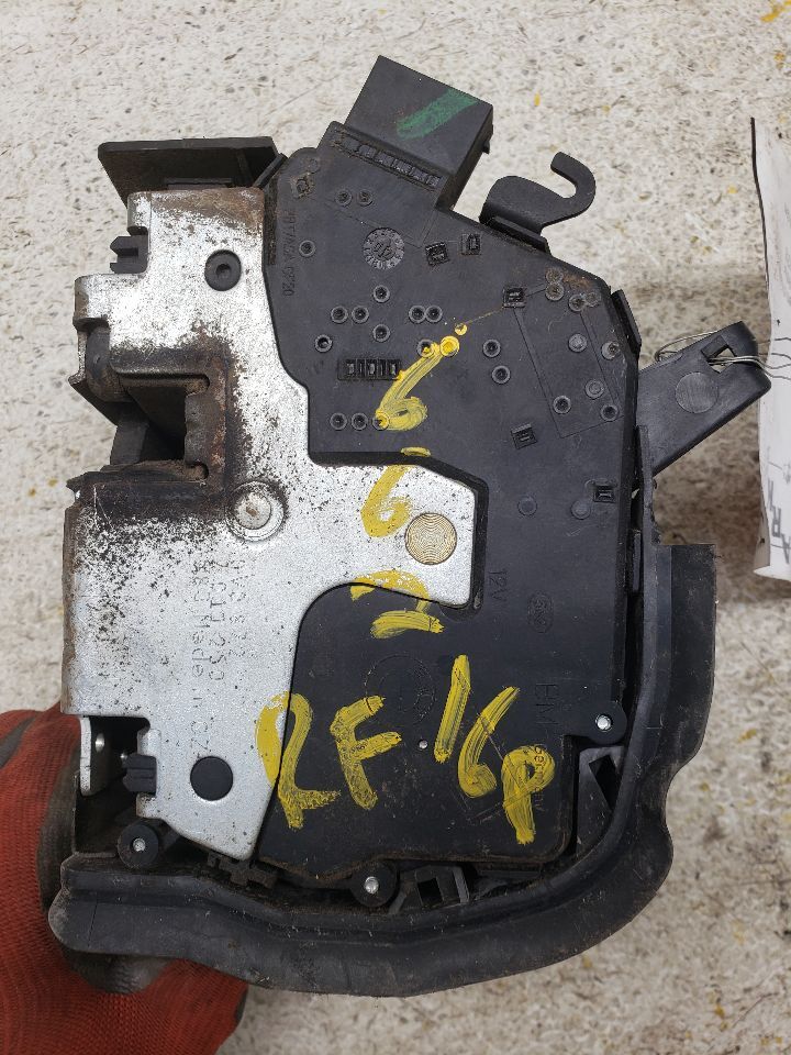 325CI 2002 Keys/Latches/Locks 648942