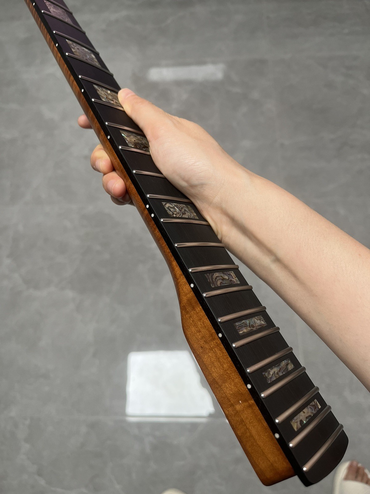 New Ebony Fingerboard Abalone shells 22Fret Satin Maple DIY Electric guit