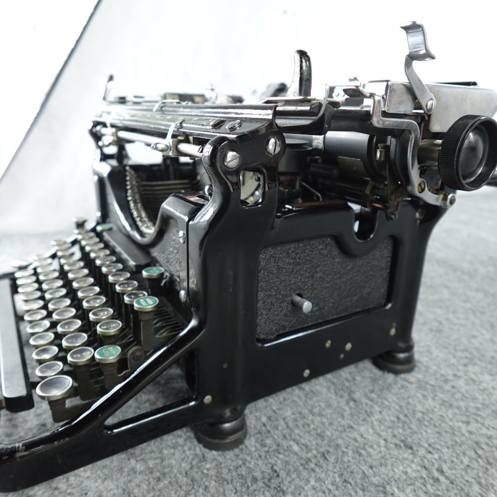 Underwood Typewriter No 6 Fully Functional Champion Keyboard Desktop 1937