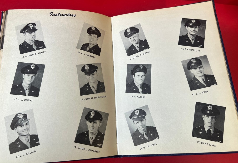 BLACKLAND ARMY AIR FIELD CLASS BOOK 44 C-ADVANCED MULTI-ENGINE