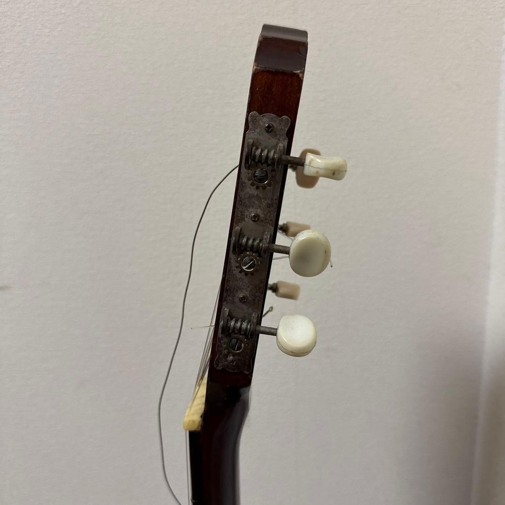 Hashimoto Gut Guitar Classical No. Japan Needs String Repair
