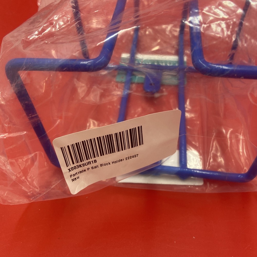 Partrade Vinyl Covered Salt Block Holder