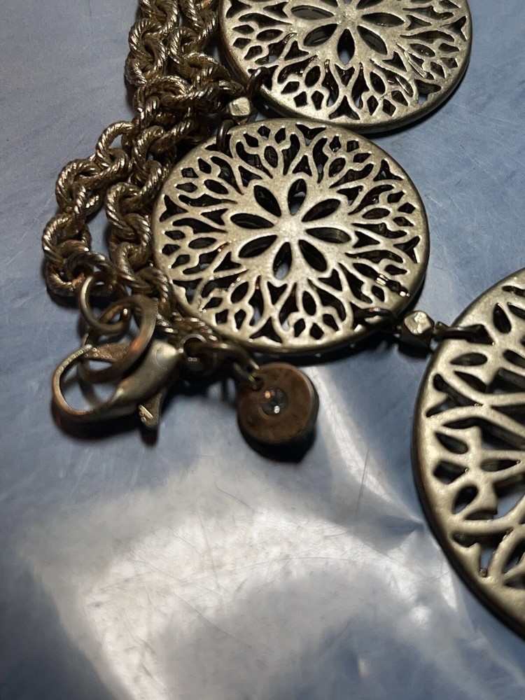 Gold Tone Flower Disc Necklace 32 "