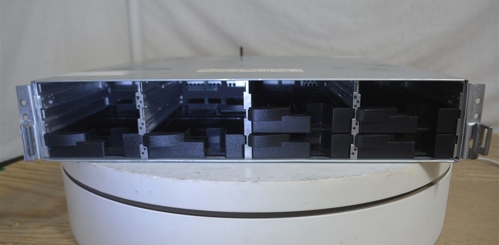 EMC EAE 100-542-104-01 12 Bay Hard Disk Array SEE NOTES