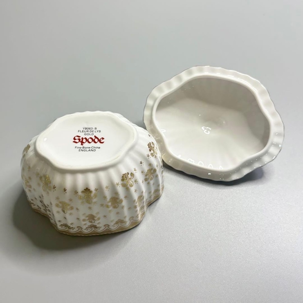 Spode Fleur de Lys Gold Sugar Pot