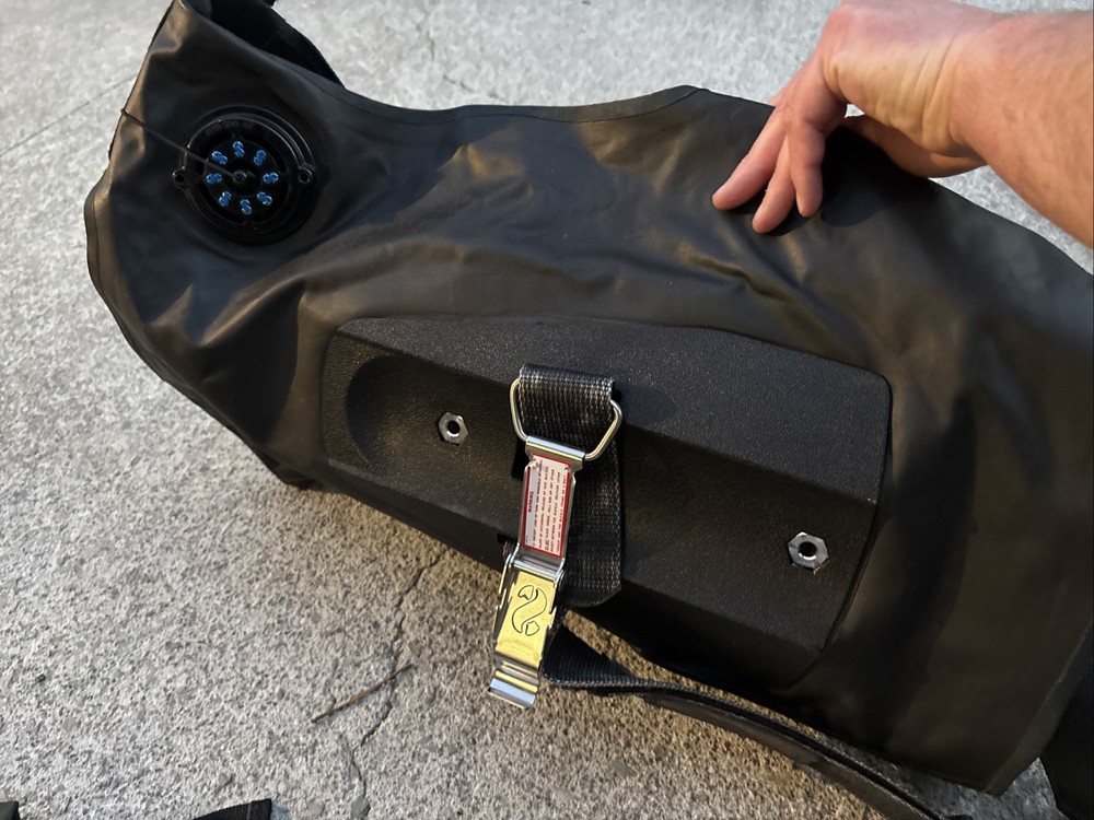 Scubapro Hydros Pro Two One Small One Large Used Untested