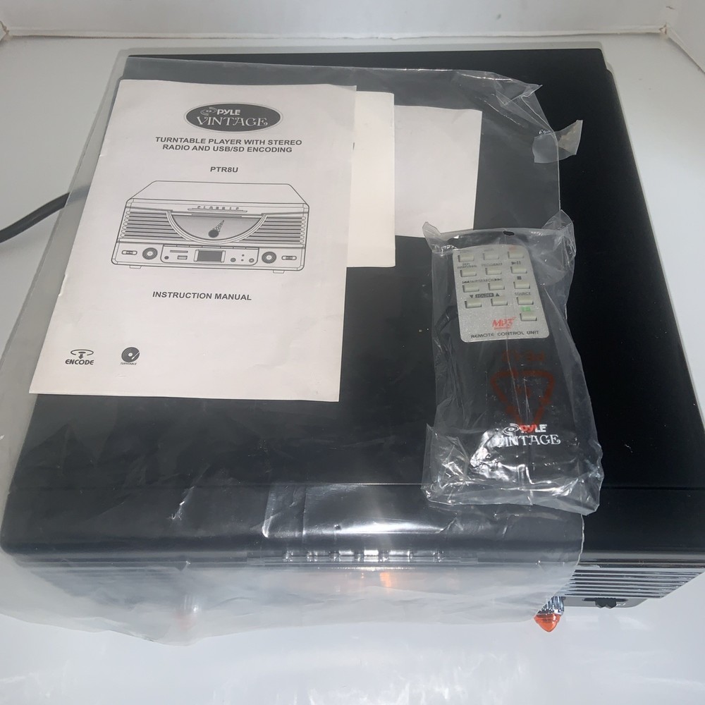 Pyle Vintage Turntable Player W/Stereo Radio- USB/SD Encoding PTR8U