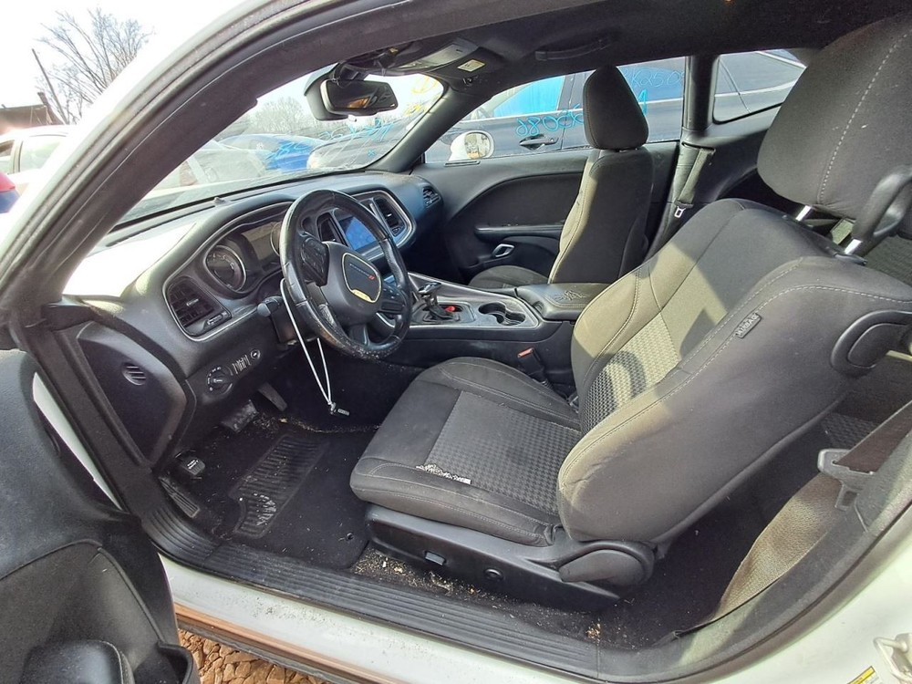 CHALLENGE 2020 Glove Box 4876685