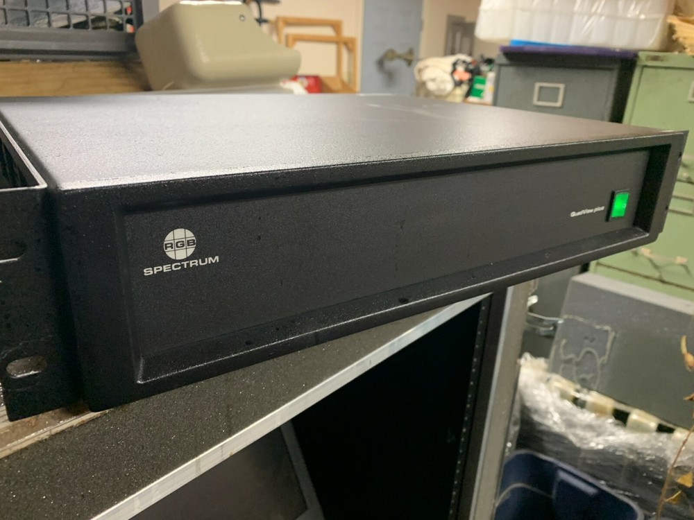 RGB Spectrum Quadview Plus QV100 4/0 - Powers Up