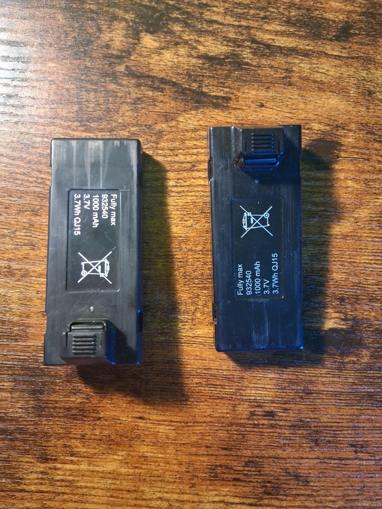 RADCL0 Foldable Quadcopter Drone HD Camera, Controller, 2 Batteries, Carry Case