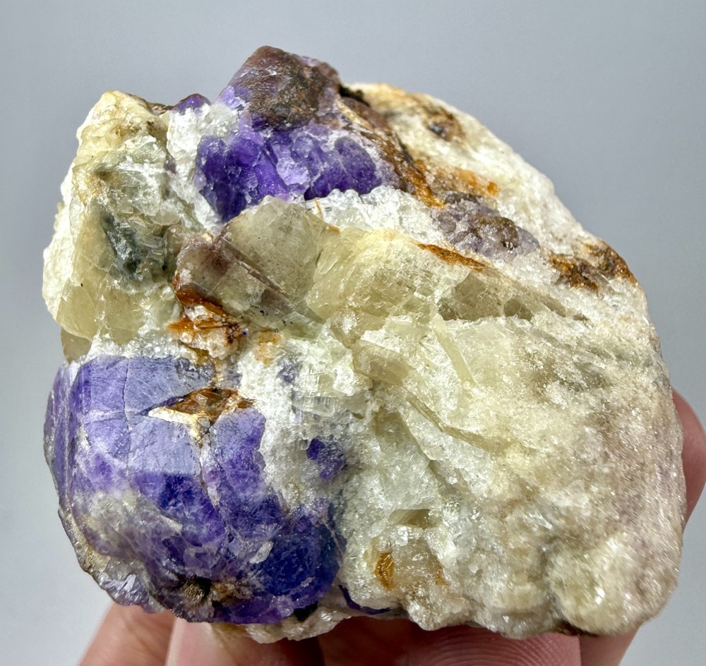 99 Gr. Fluorescent Sharp Tenebrescent Hackmanite Crystal with Winchite On Matrix