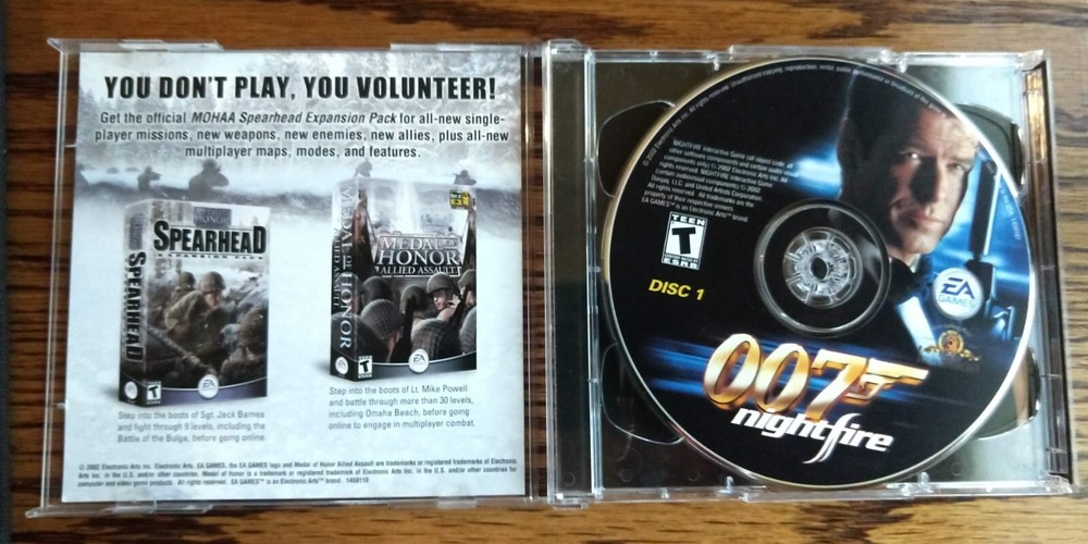 Vintage Software James Bond 007 Nightfire for PC 2002 2 CDs Instruction Manual