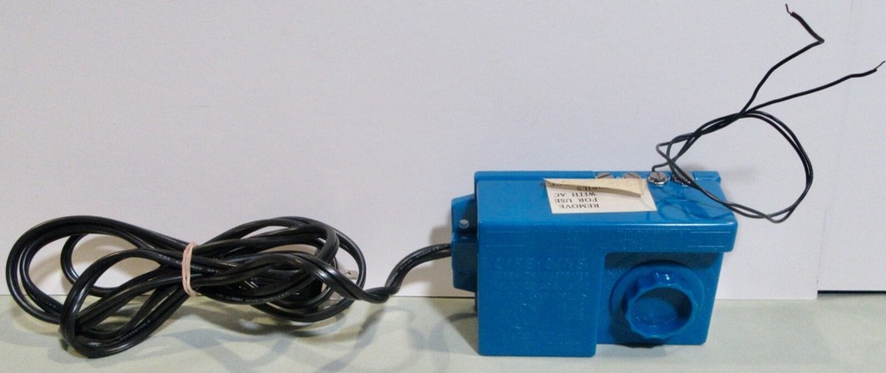Life-Like Hobby Transformer 390 J  For HO Scale Model Train ( Untested)