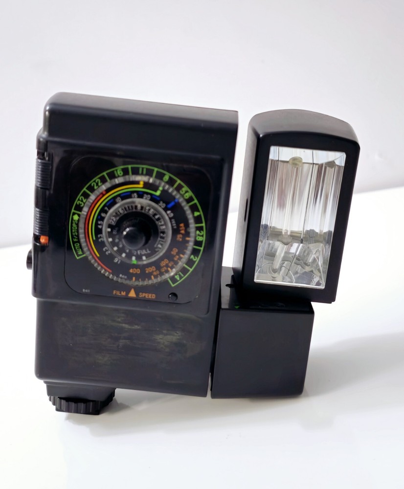 Vintage Camera Sunpak Thyristor Auto 411 Flash Unit Untested No Batteries