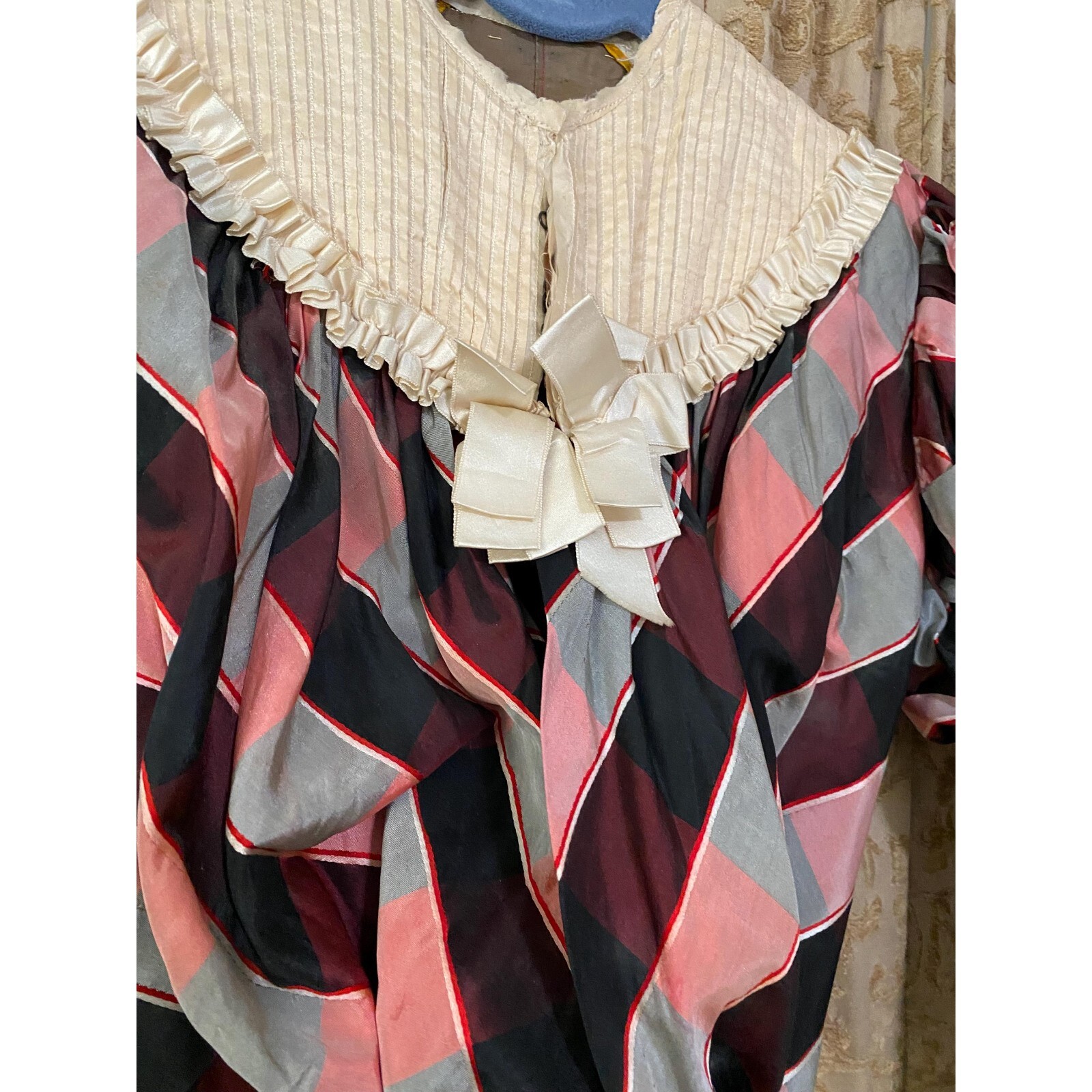 Victorian bodice, circa late 1890s. Checkered Boned interior. Puff Sleeves