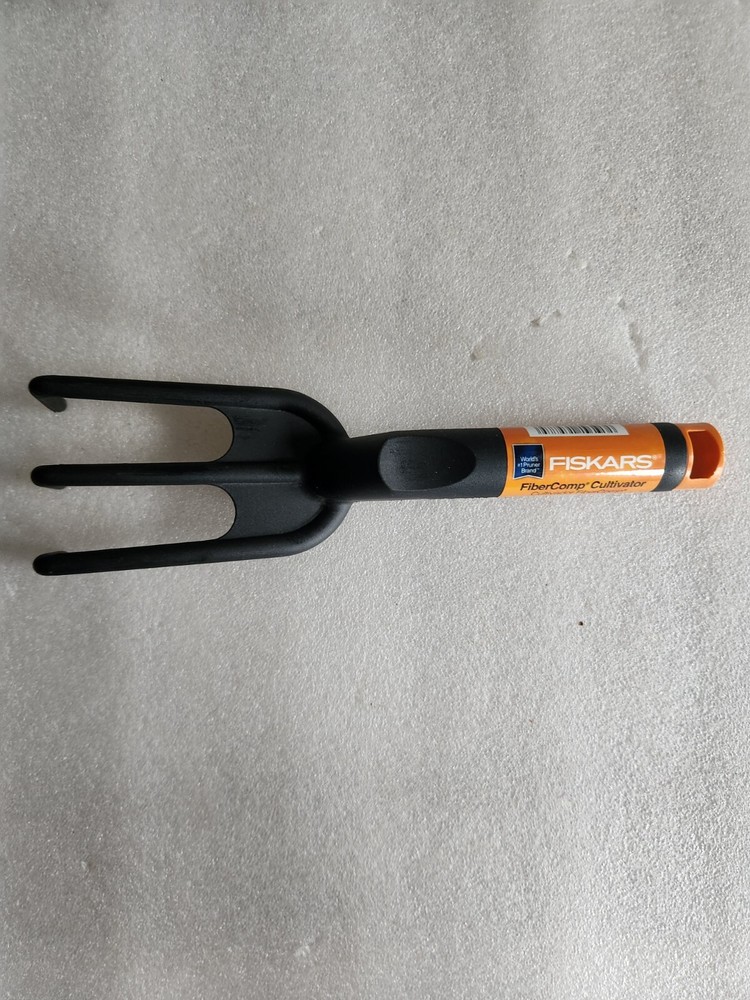 Fiskars FiberComp Cultivator New