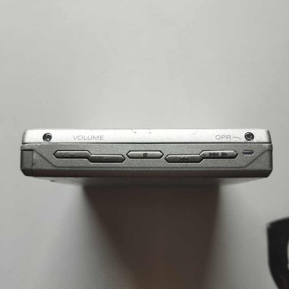 Sony MZ-E90 MD MiniDisc Walkman Only Player Silver Used
