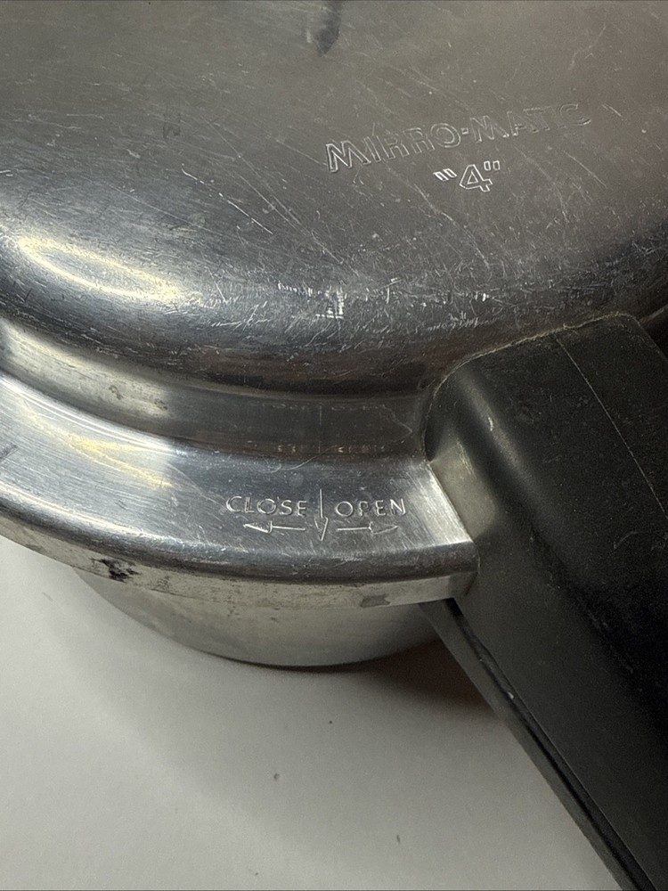 Mirro-Matic “4” Pressure Cooker 558
