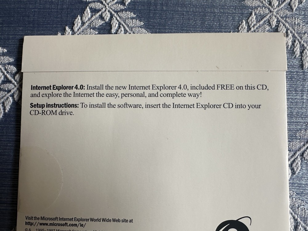 VINTAGE MICROSOFT INTERNET EXPLORER 4.0 CD ROM STILL SEALED