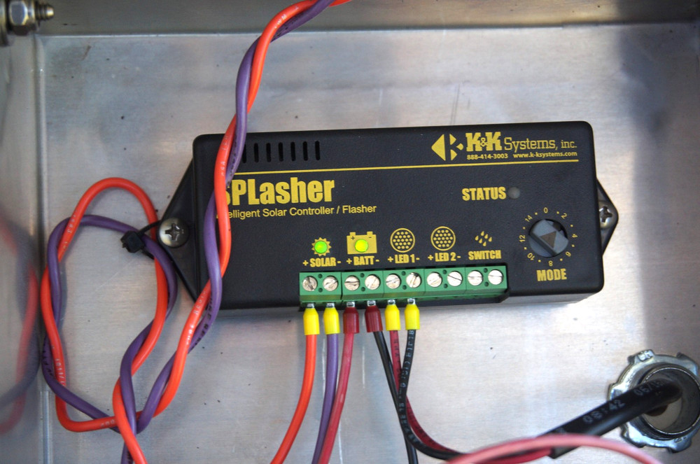 K&K Systems SPLASHER Solar Panel Traffic Beacon Flasher 24/7 Control System