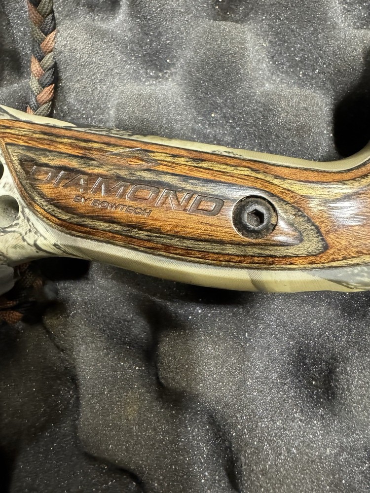 Diamond Iceman Bow Bowtech Compound Bow With Extras