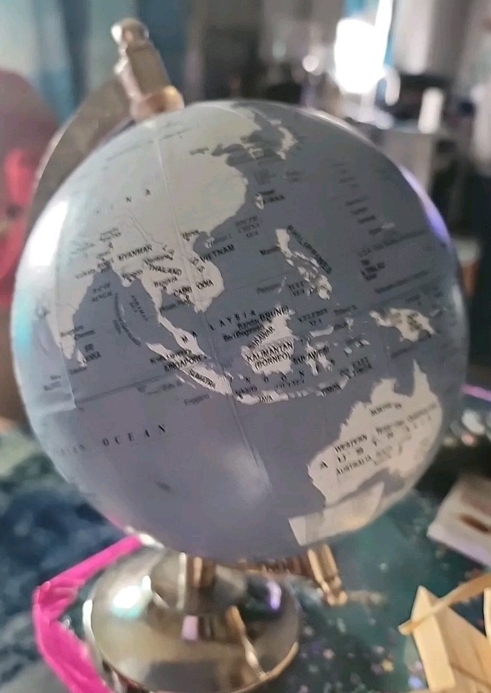 Small World Globe For Desktop