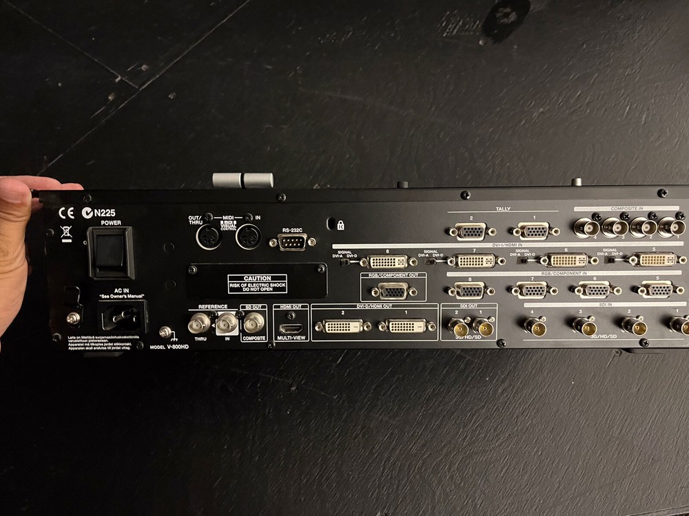 Roland V-800HD Multi-Format Video Switcher