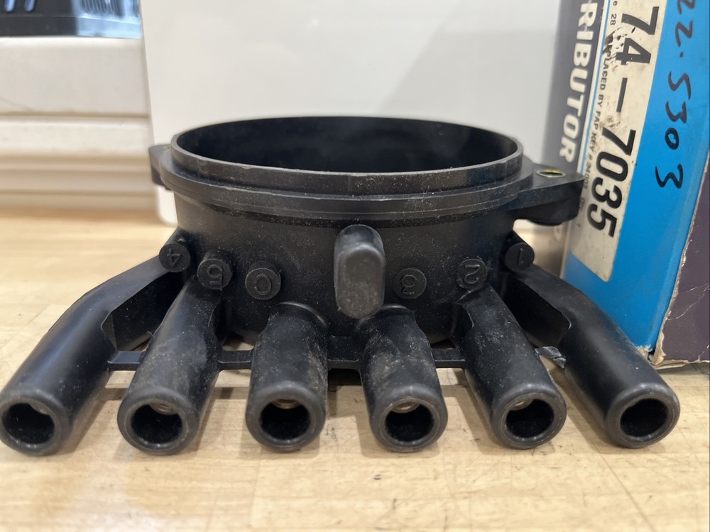 YEC Distributor Cap 34003