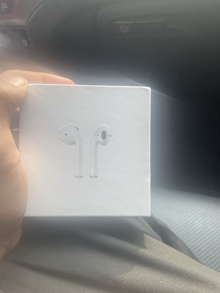 Apple AirPods with Charging Case