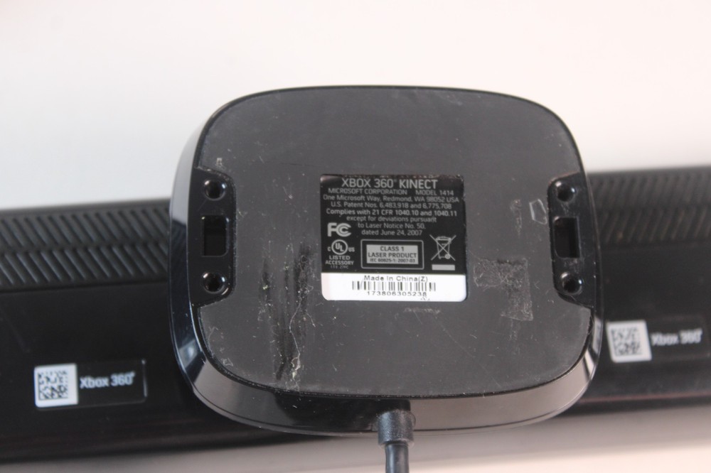 Microsoft Xbox 360 Kinect Sensor Bar w/ 6 Games, authentic, tested