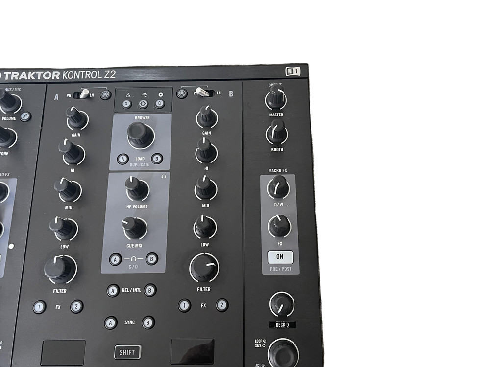 Native Instruments Traktor Kontrol Z2 2-Channel DJ Mixer Controller - Tested