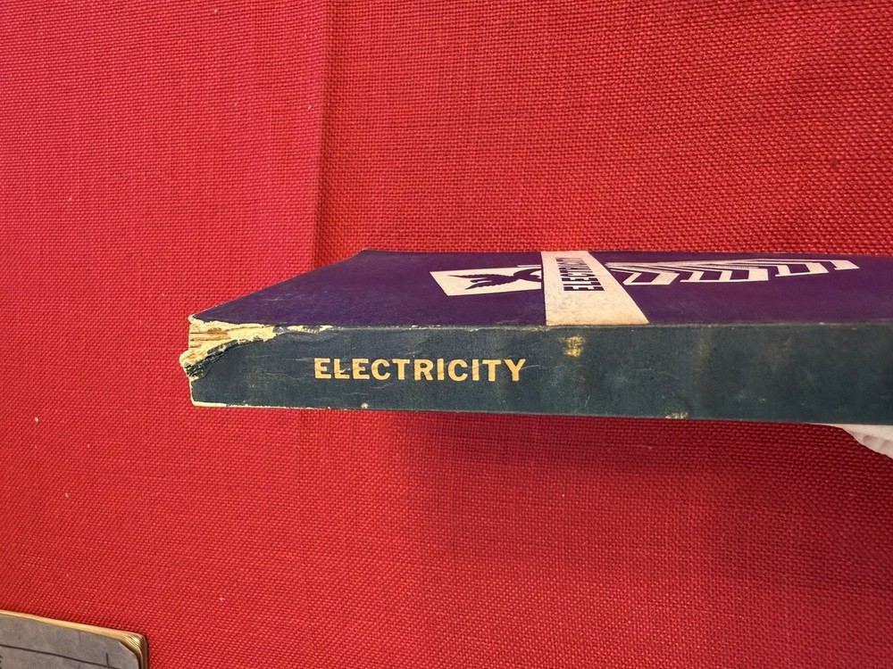 1945 Electricity Basic Navy Training Courses US Navy WW2 NAVPERS 10622 Handbook