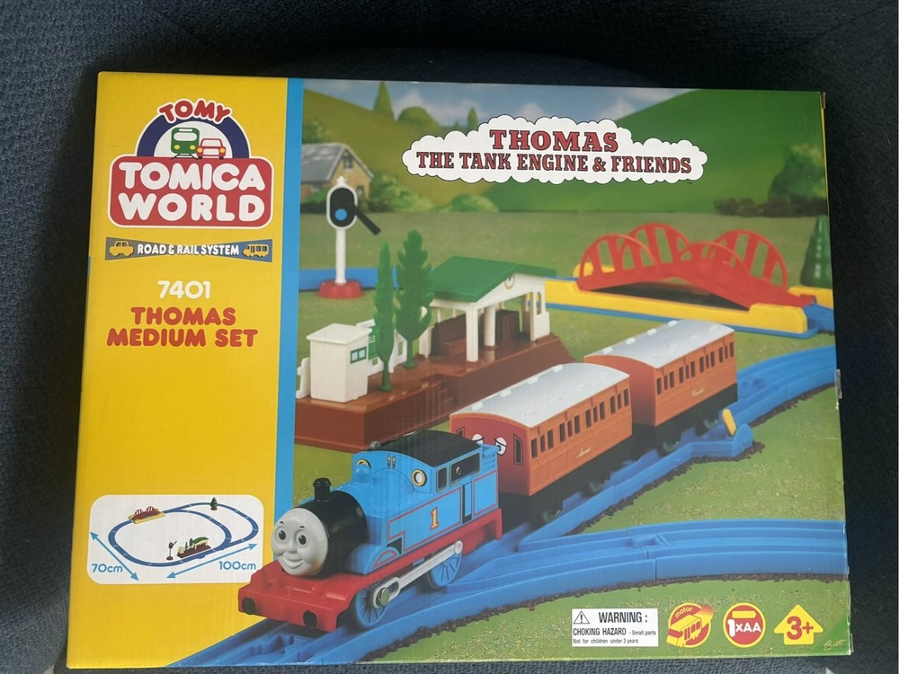 Tomy Thomas Medium Set 7401 In Box Battery Powered Train Set