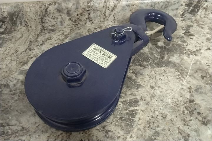 B/A Products Co. 6I-8T8 5/8 In; 3/4 In Compatible Rope Dia Snatch Pulley Block