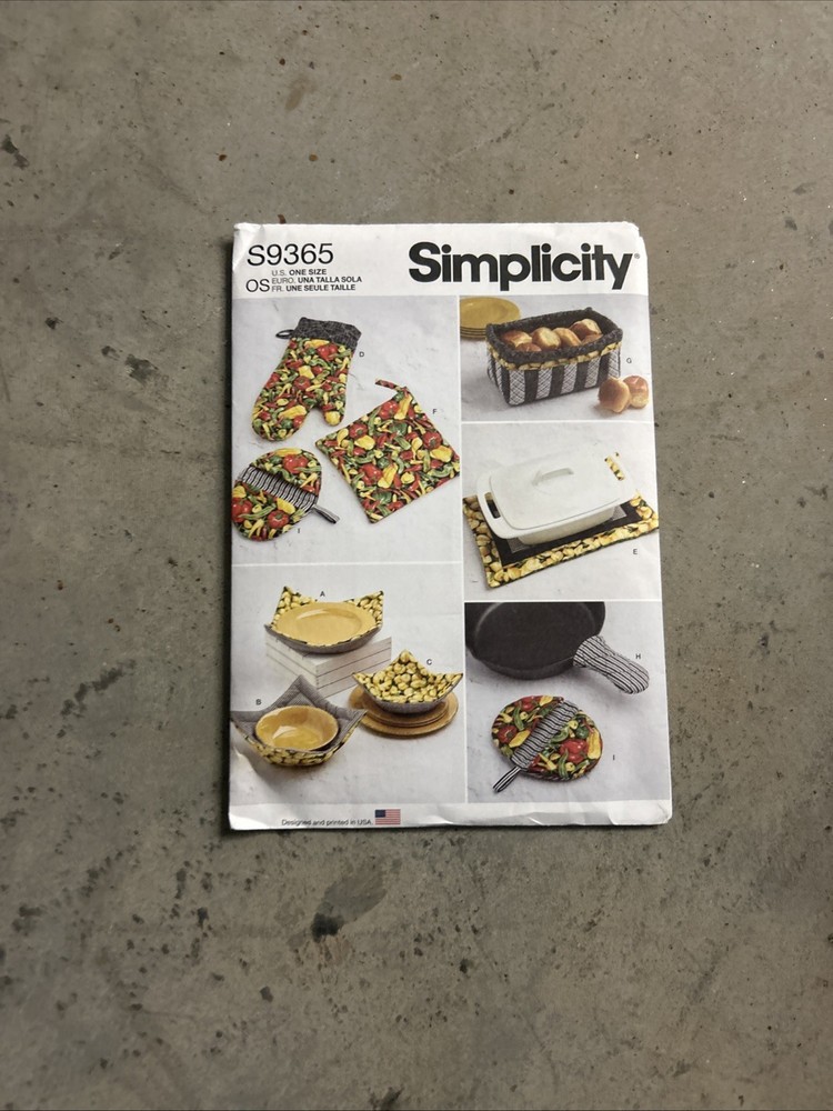 Simplicity 9365 Quilted Kitchen Accessories: Cozy, Trivet, Mitts, Basket Pattern