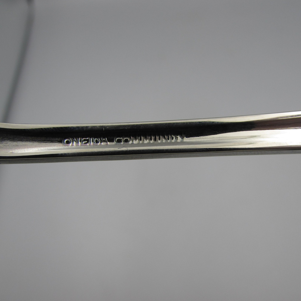 Oneida Stainless Flatware ROYAL FLUTE 5pc Place Setting *