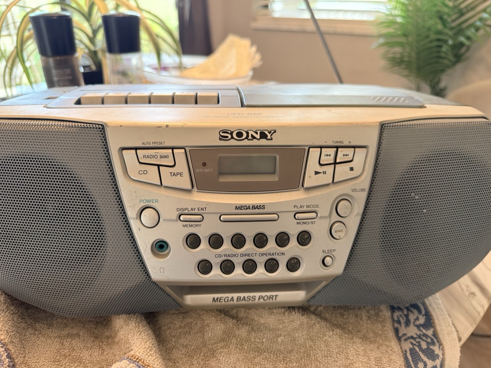 Sony CFD-923 AM/FM CD/Radio/Cassette Boombox AM/FM Tested -READ