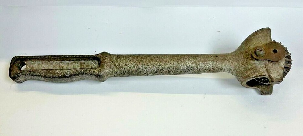 KUTRITE 2 WHEEL DRESSER